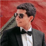 Maestro di pianoforte e teoria musicale per età a partire dagli 8 anni